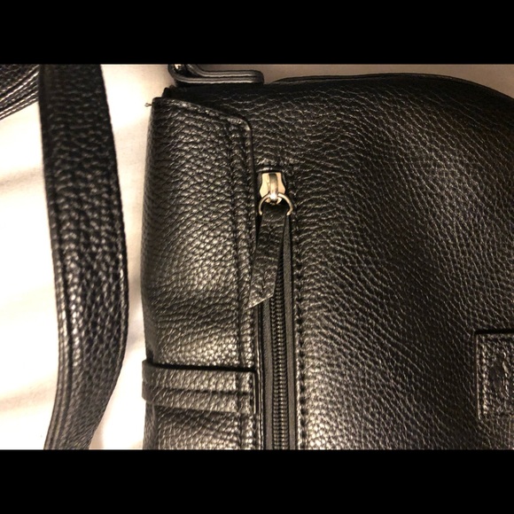 ⭐️Roots Small Crossbody - Picture 6 of 8